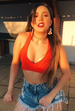 1. Hot Bya Kessey Shows Cleavage in Red Crop Top