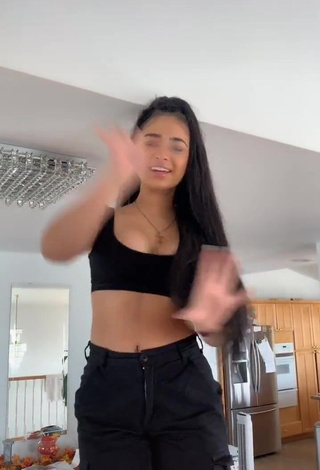 3. Devenity Perkins Shows Cleavage in Sweet Black Crop Top and Bouncing Boobs