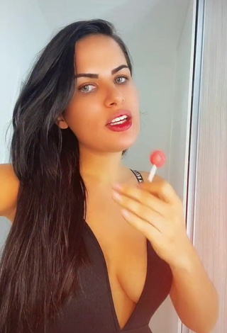 1. Dine Azevedo Demonstrates Wonderful Cleavage