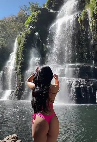 Attractive Dine Azevedo Shows Butt at the Beach