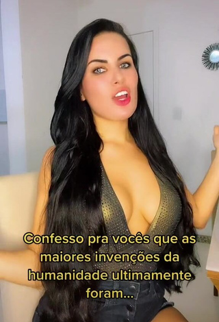 Hot Dine Azevedo Shows Cleavage in Top