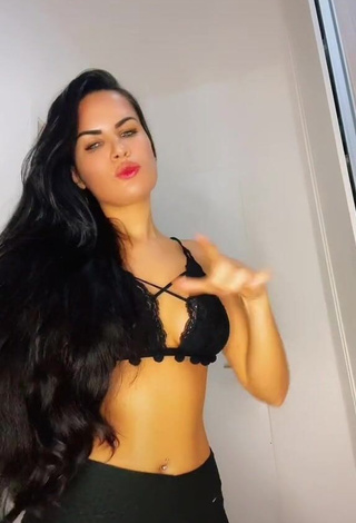 Beautiful Dine Azevedo in Sexy Black Bra