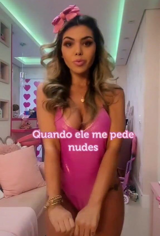 1. Sexy Elisa Ponte Shows Cleavage in Swimsuit