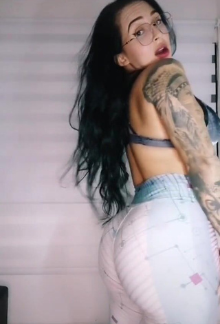 Hottest Eve Herrera Shows Big Butt