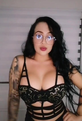 Sexy Eve Herrera Shows Cleavage in Black Top