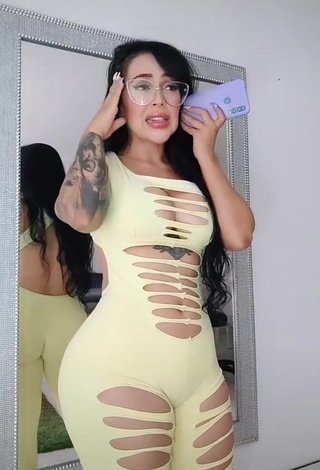 4. Breathtaking Eve Herrera Shows Big Butt