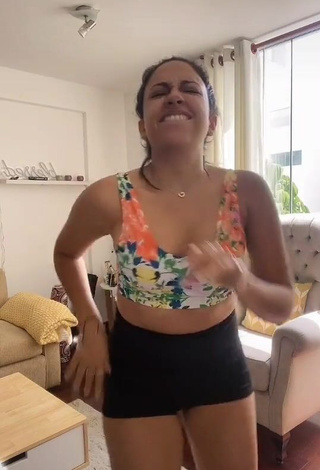 4. Hot Gina Yangali in Floral Crop Top and Bouncing Boobs