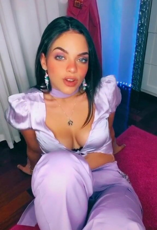 4. Beautiful Giulia Paglianiti Shows Cleavage in Sexy Purple Crop Top