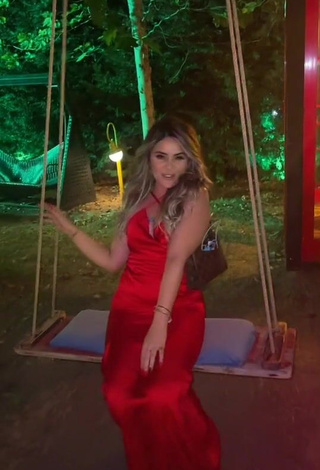 4. Hot Gizemjelii in Red Dress