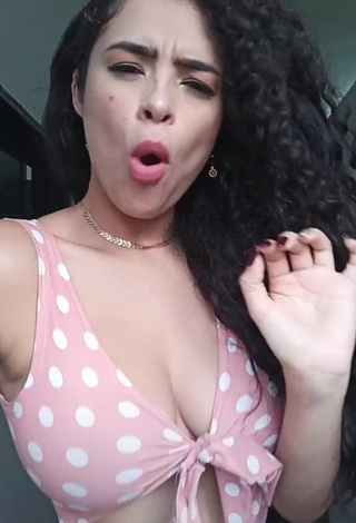 4. Cute Gleidy Rojas Shows Cleavage in Polka Dot Top