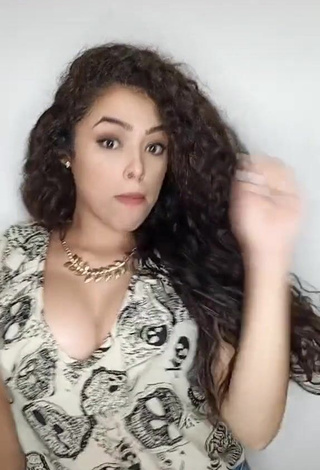 Pretty Gleidy Rojas Shows Cleavage in Top and Bouncing Breasts