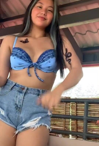 4. Cute Vanessa Domingo Shows Cleavage in Bikini Top and Bouncing Tits