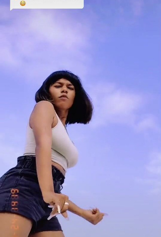 Sweetie Honey Perez in Grey Crop Top and Bouncing Tits