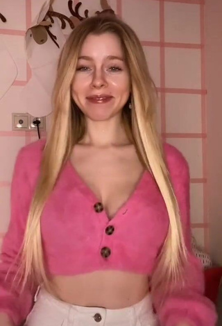 Sexy Ira Blanc Shows Cleavage in Pink Crop Top and Bouncing Breasts