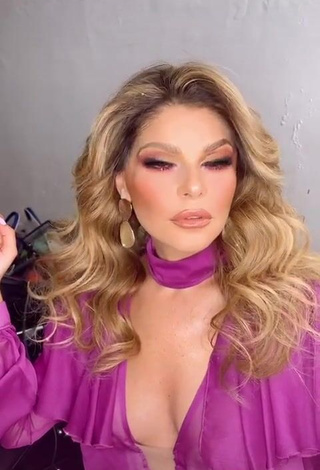 Hot Tati Cantoral Shows Cleavage