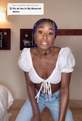 1. Beautiful Oluwanifewa Agunbiade Shows Cleavage in Sexy White Crop Top