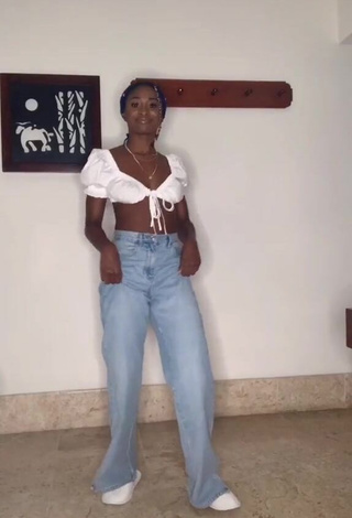 1. Sexy Oluwanifewa Agunbiade in White Crop Top