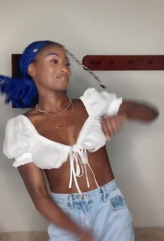 1. Amazing Oluwanifewa Agunbiade Shows Cleavage in Hot White Crop Top and Bouncing Boobs