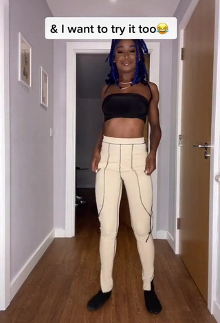 3. Hot Oluwanifewa Agunbiade in Black Crop Top and Bouncing Boobs