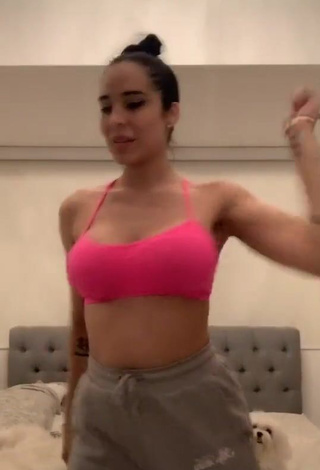 4. Desirable Jessi Pereira Shows Cleavage in Pink Sport Bra and Bouncing Big Boobs