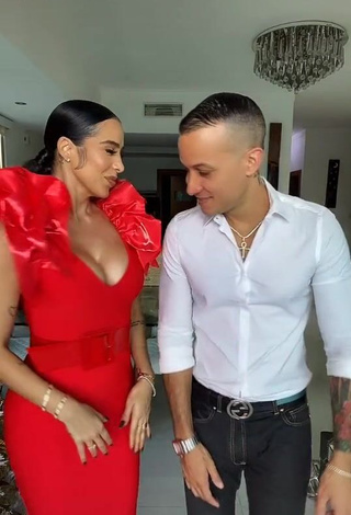 3. Elegant Jessi Pereira Shows Cleavage in Red Dress