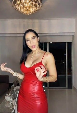 1. Pretty Jessi Pereira Shows Cleavage in Red Dress