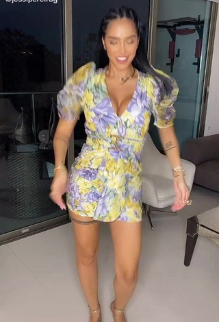 4. Fine Jessi Pereira Shows Cleavage in Sweet Floral Dress and Bouncing Boobs