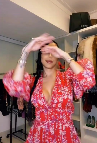 Alluring Jessi Pereira Shows Cleavage in Erotic Floral Dress and Bouncing Tits