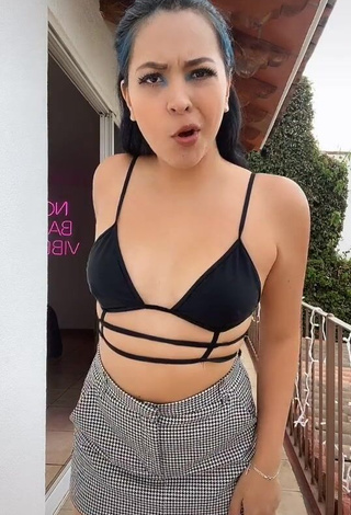 Sexy Karen Bustillos in Black Hot Top on the Balcony while Twerking