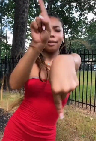 4. Hot Kyla Drew Simmons in Red Dress and Bouncing Boobs