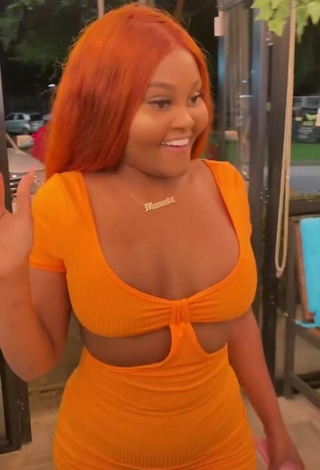 1. Sexy Lajesuu Shows Cleavage in Orange Dress