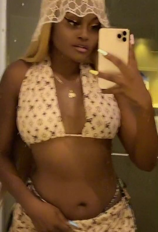 4. Hot Lajesuu in Bikini Top