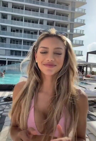 Hot Mariana Morais Shows Cleavage in Pink Bikini Top