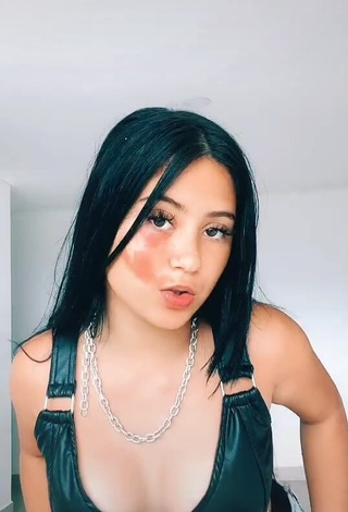 1. Desirable Mafe Vásquez in Crop Top