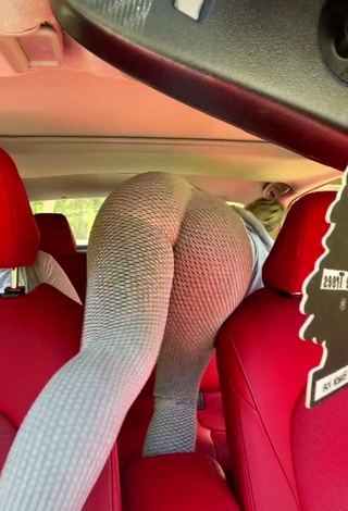 3. Sweetie Makayla Weaver Shows Butt in a Car