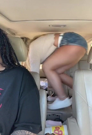 3. Hottest Makayla Weaver Shows Butt in a Car