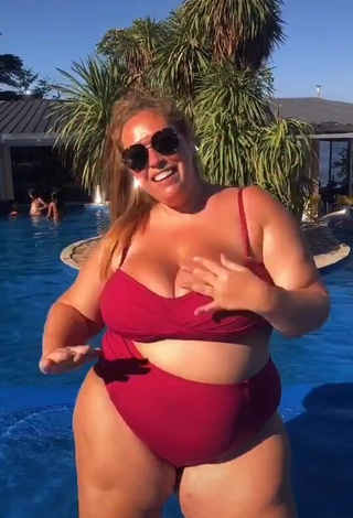 4. Beautiful Mar Tarres Shows Cleavage in Sexy Red Bikini at the Swimming Pool and Bouncing Big Breasts