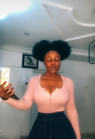 3. Sexy Lilly Chioma Shows Cleavage in Pink Top