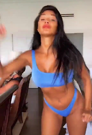 Sexy Nicole Scherzinger Shows Cleavage in Blue Bikini