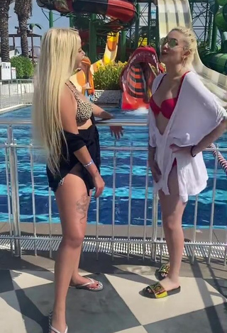 Sexy Niluferland Shows Cleavage at the Pool