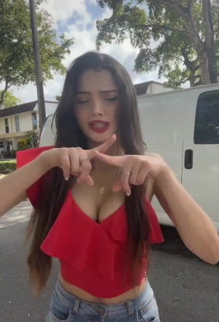 1. Sweetie Paola Ruiz Shows Cleavage in Red Crop Top