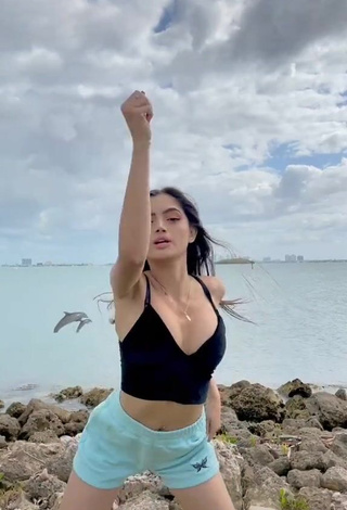 3. Beautiful Paola Ruiz Shows Cleavage in Sexy Black Crop Top at the Beach