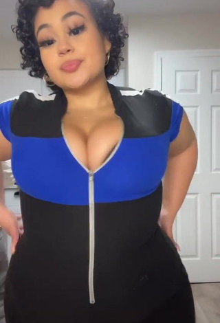 Hot Phaith Montoya Shows Big Butt and Bouncing Big Tits