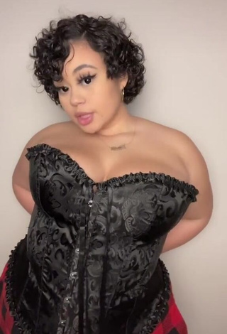 1. Sweetie Phaith Montoya Shows Cleavage in Black Corset and Bouncing Big Breasts