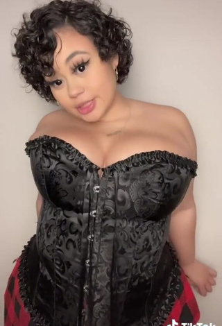 3. Sweetie Phaith Montoya Shows Cleavage in Black Corset and Bouncing Big Breasts