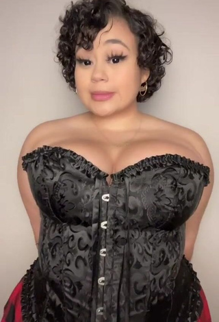 4. Sweetie Phaith Montoya Shows Cleavage in Black Corset and Bouncing Big Breasts