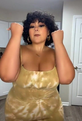 3. Sexy Phaith Montoya Shows Cleavage in Dress and Bouncing Big Boobs