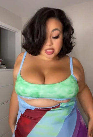 4. Breathtaking Phaith Montoya Shows Cleavage and Bouncing Big Breasts (Underboob)