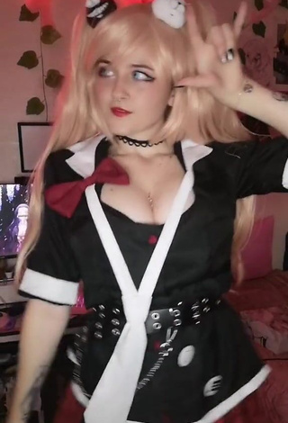 3. Elegant Ryn GamerGirl Egirl Shows Cleavage and Bouncing Breasts