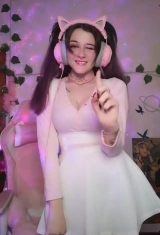 3. Beautiful Ryn GamerGirl Egirl Shows Cleavage in Sexy Pink Top